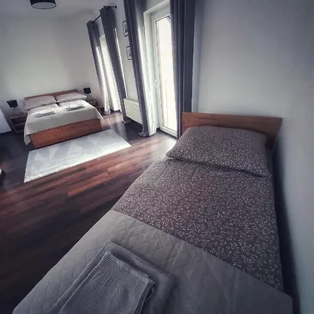 Komandorska 아파트 *