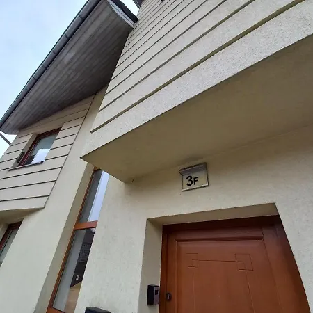 Komandorska 아파트 *